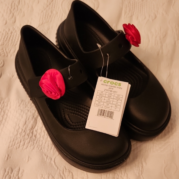 CROCS Shoes - NWT CROCS Stomp Rosette Mary Jane Black Platform Shoes w/Red Satin Rose Accent